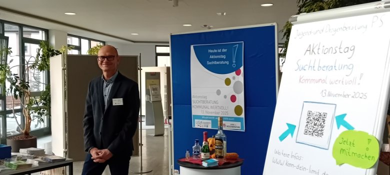 Informationsstand Jugend- und Drogenberatung anlässlich des bundesweiten Aktionstags Suchtberatung 