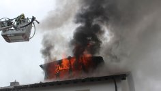 Feuerwehreinsatz wegen Dachstuhlbrand am Steinbruch