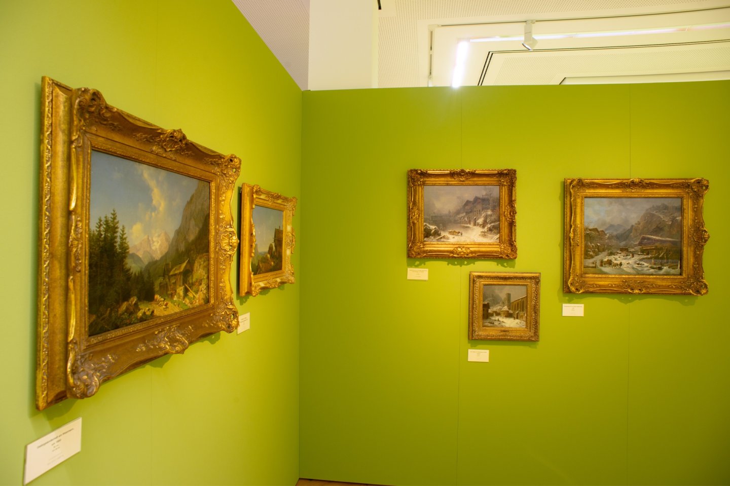 Die Heinrich-Bürkel-Galerie im Forum ALTE POST Die Heinrich-Bürkel-Galerie Gemälden an der Wand im Forum ALTE POST