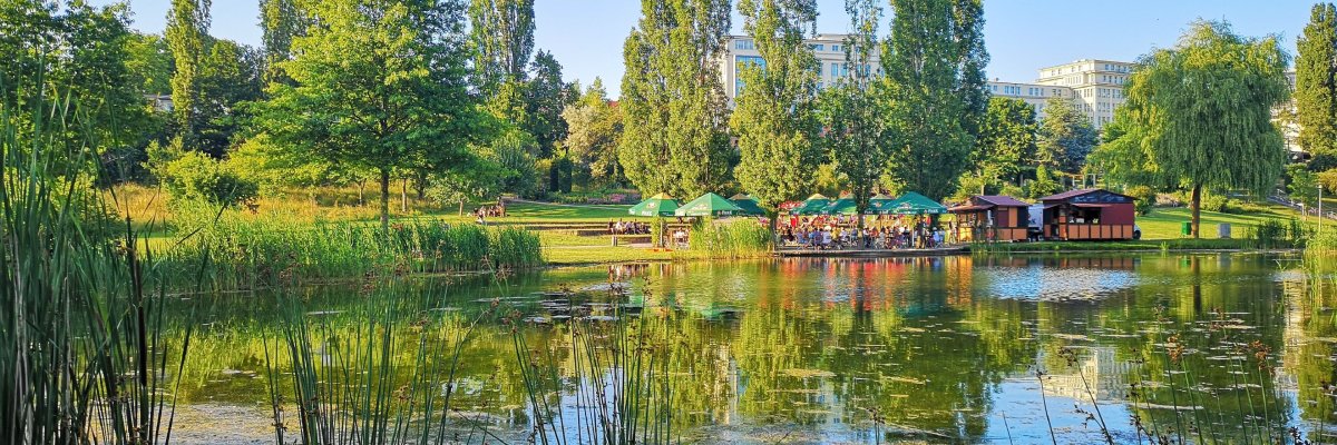 Biergarten Strecktal mit Blick auf See 