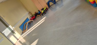 Bewegungsraum mit Matten und Geräten in der KiTa Husterhöhe Pirmasens