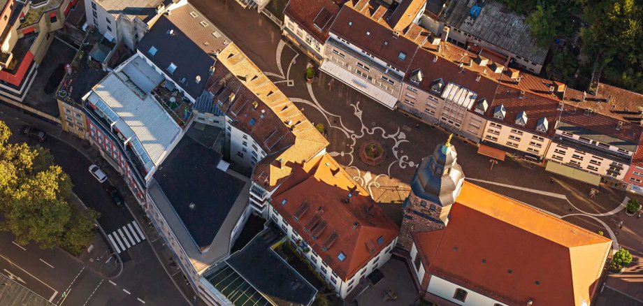 Luftbild der Fußgängerzone Schusterbrunnen mit Lutherkirche