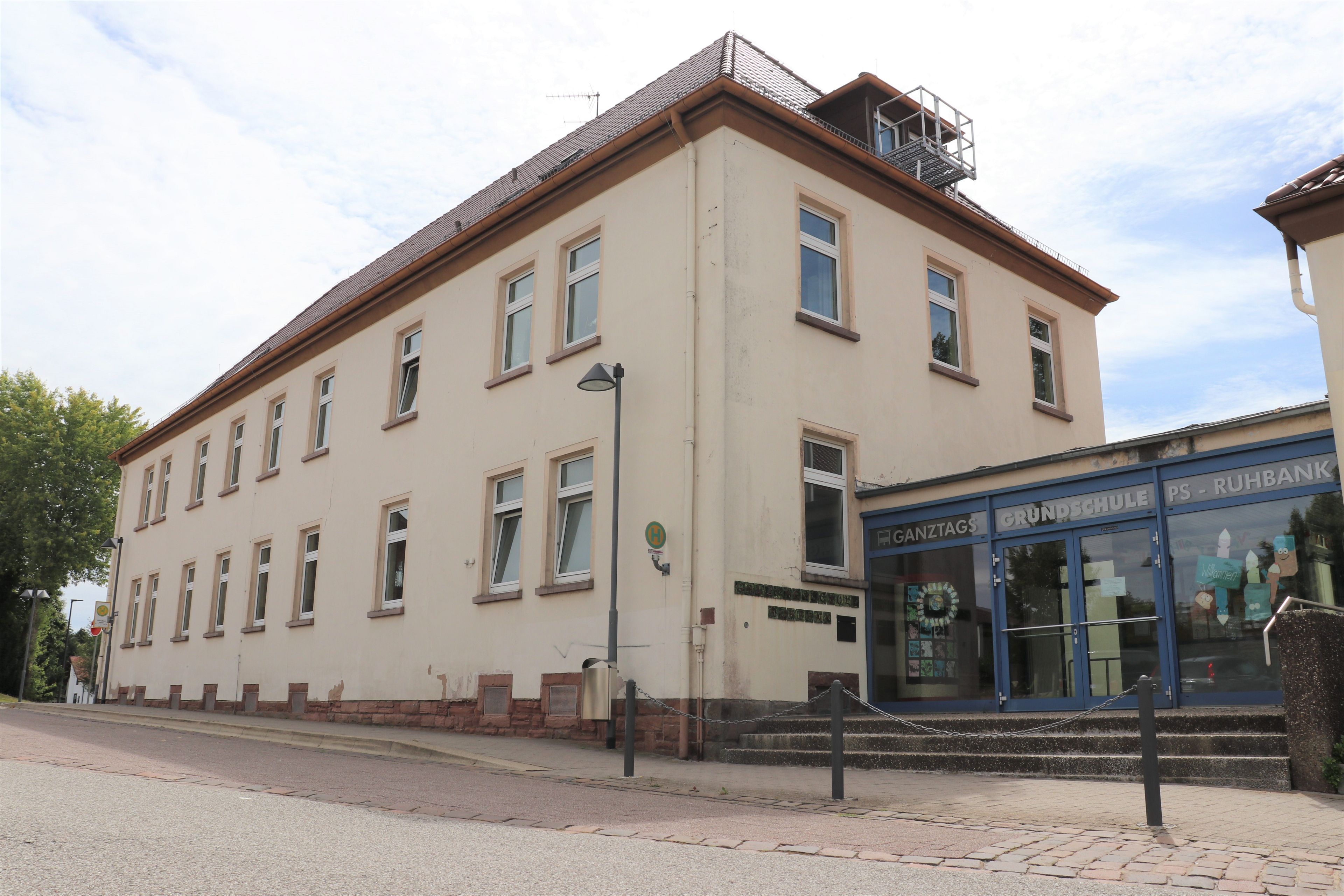 Grundschule Ruhbank Außenansicht 