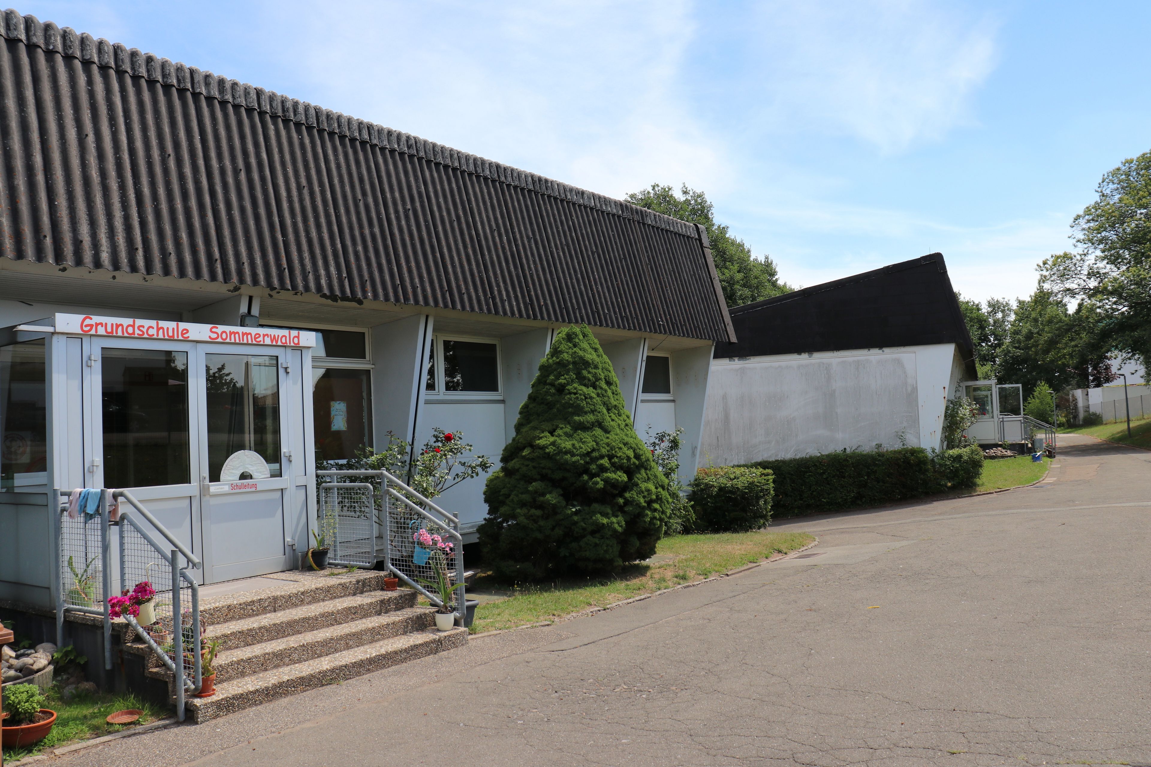 Grundschule Sommerwald Haupteingang 