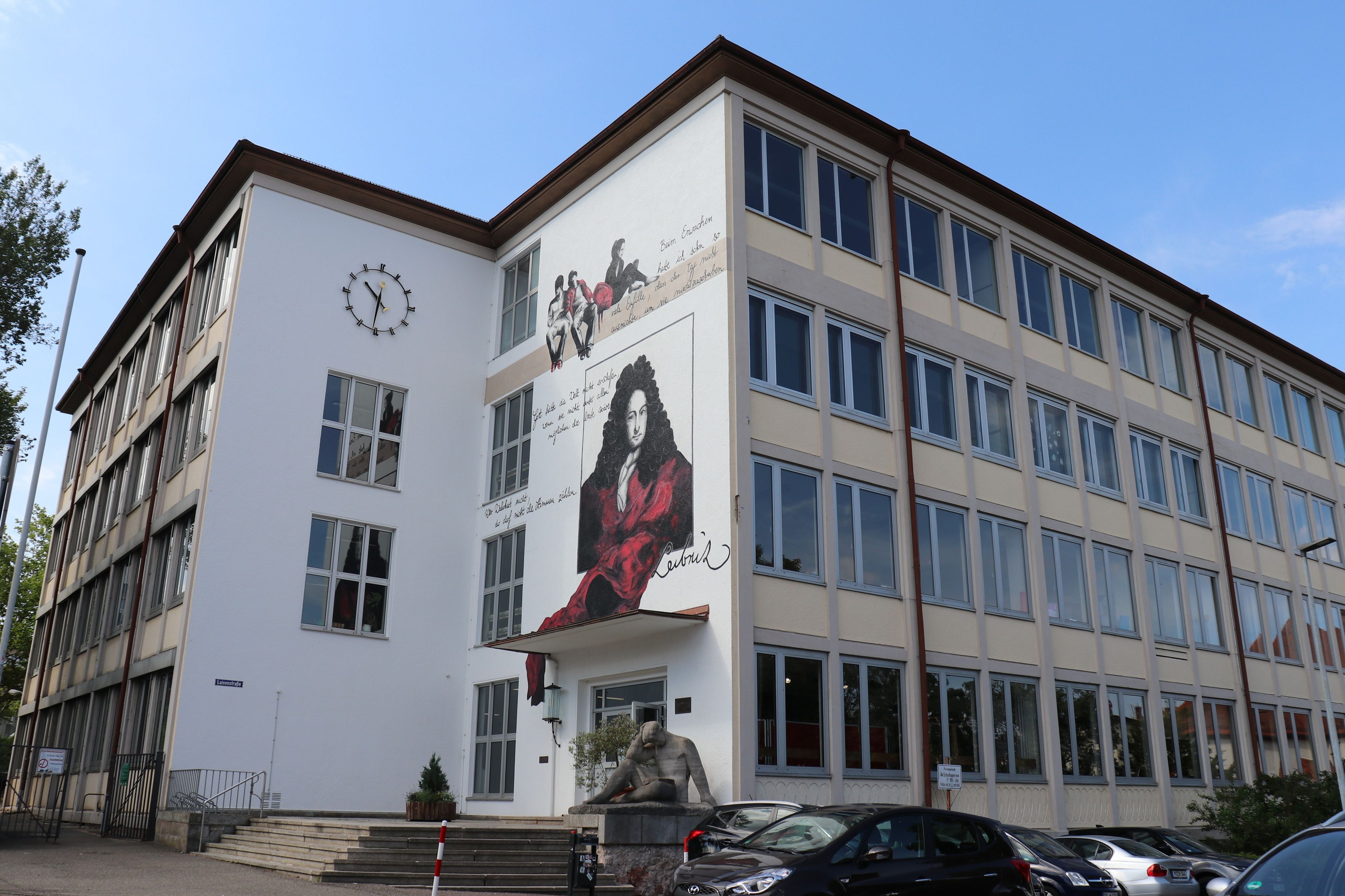 Leibniz Gymnasium Außenansicht 