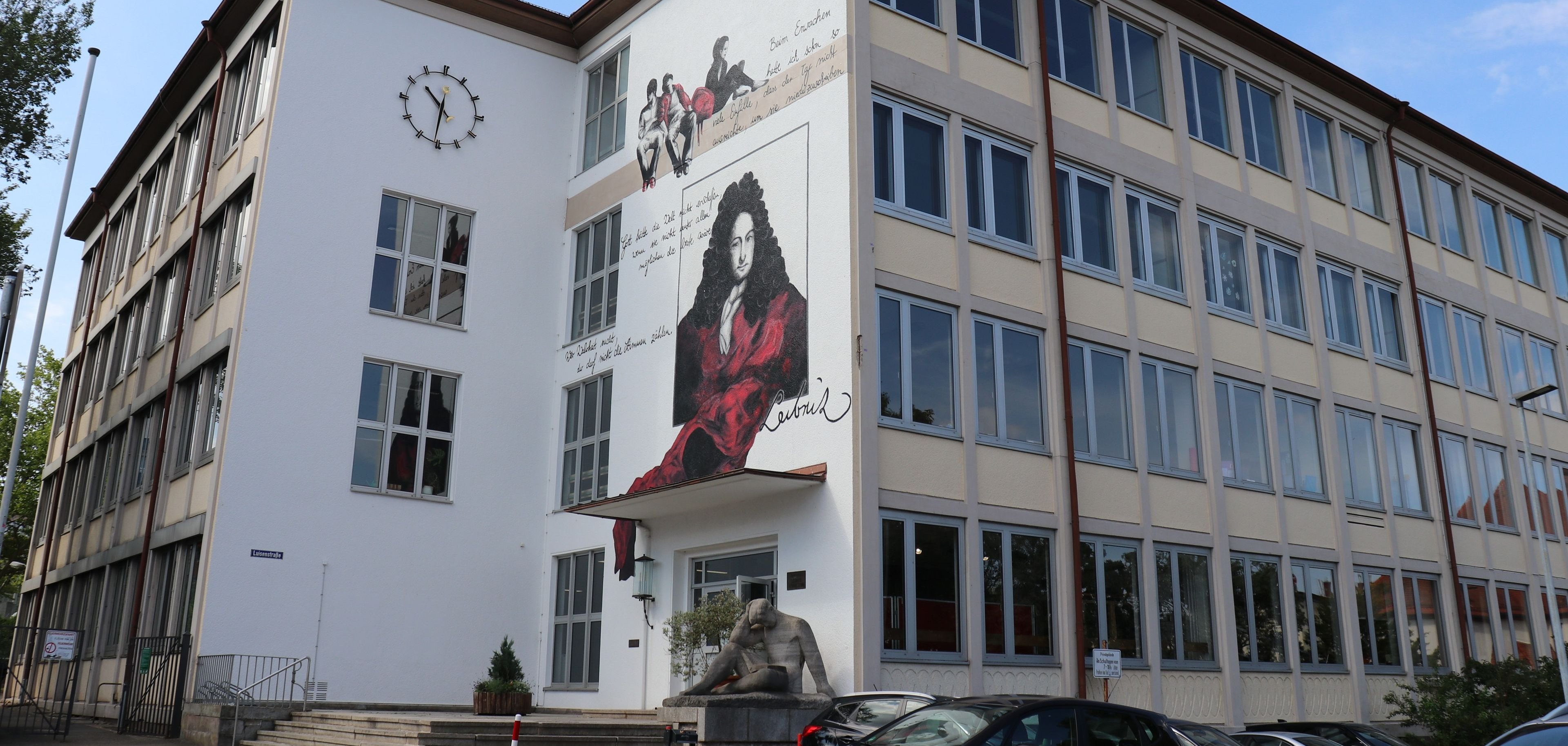 Leibniz Gymnasium Außenansicht 