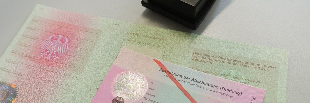 Zu sehen sind Formulare für die Duldung