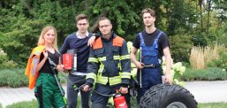 Gruppe von Azubi der Stadt Pirmasens ua. Gärtner und Mechatroniker