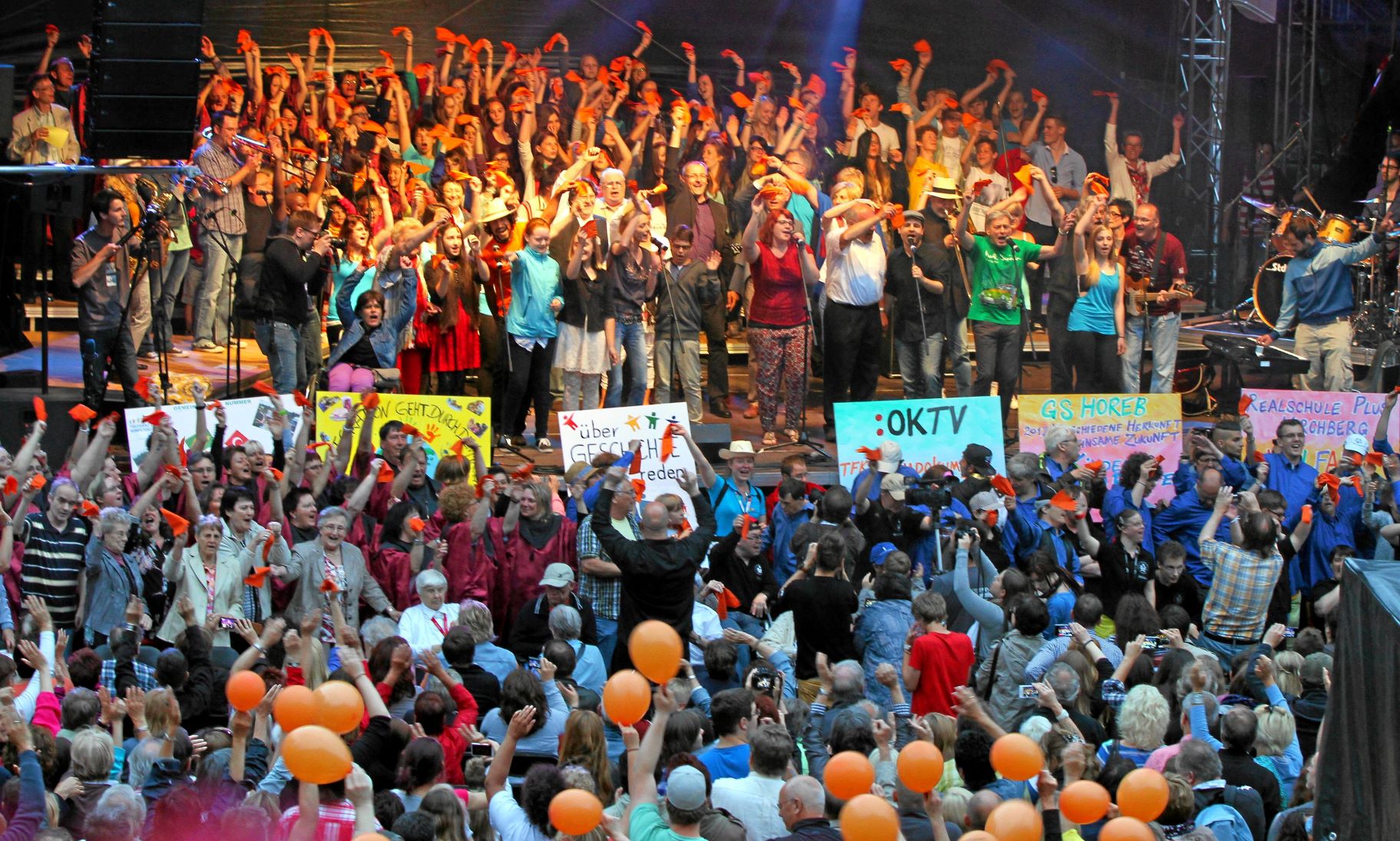 Aufnahme Song für Pirmasens mit großem Publikum