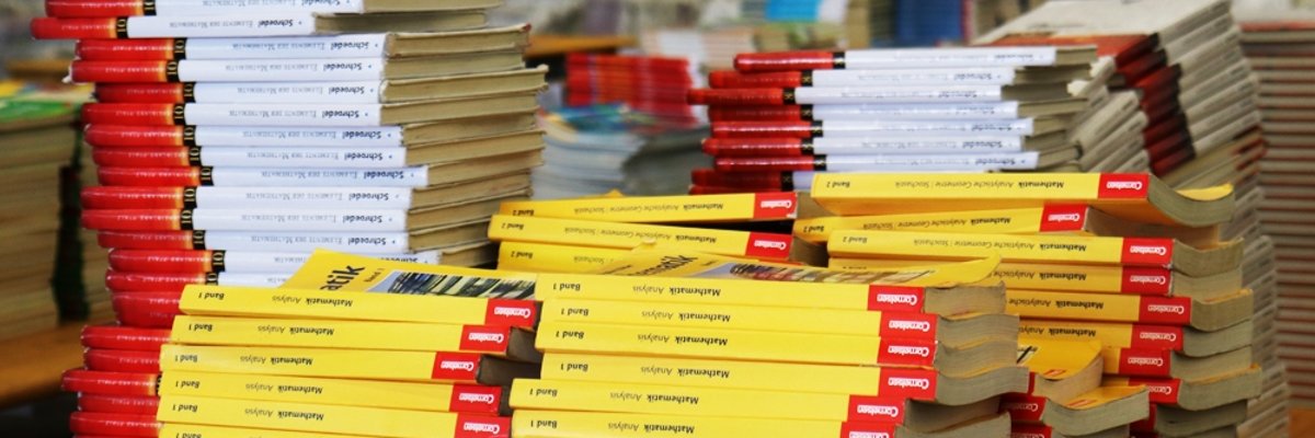 Schulbuchausleihe 2019 Bücherstapel 