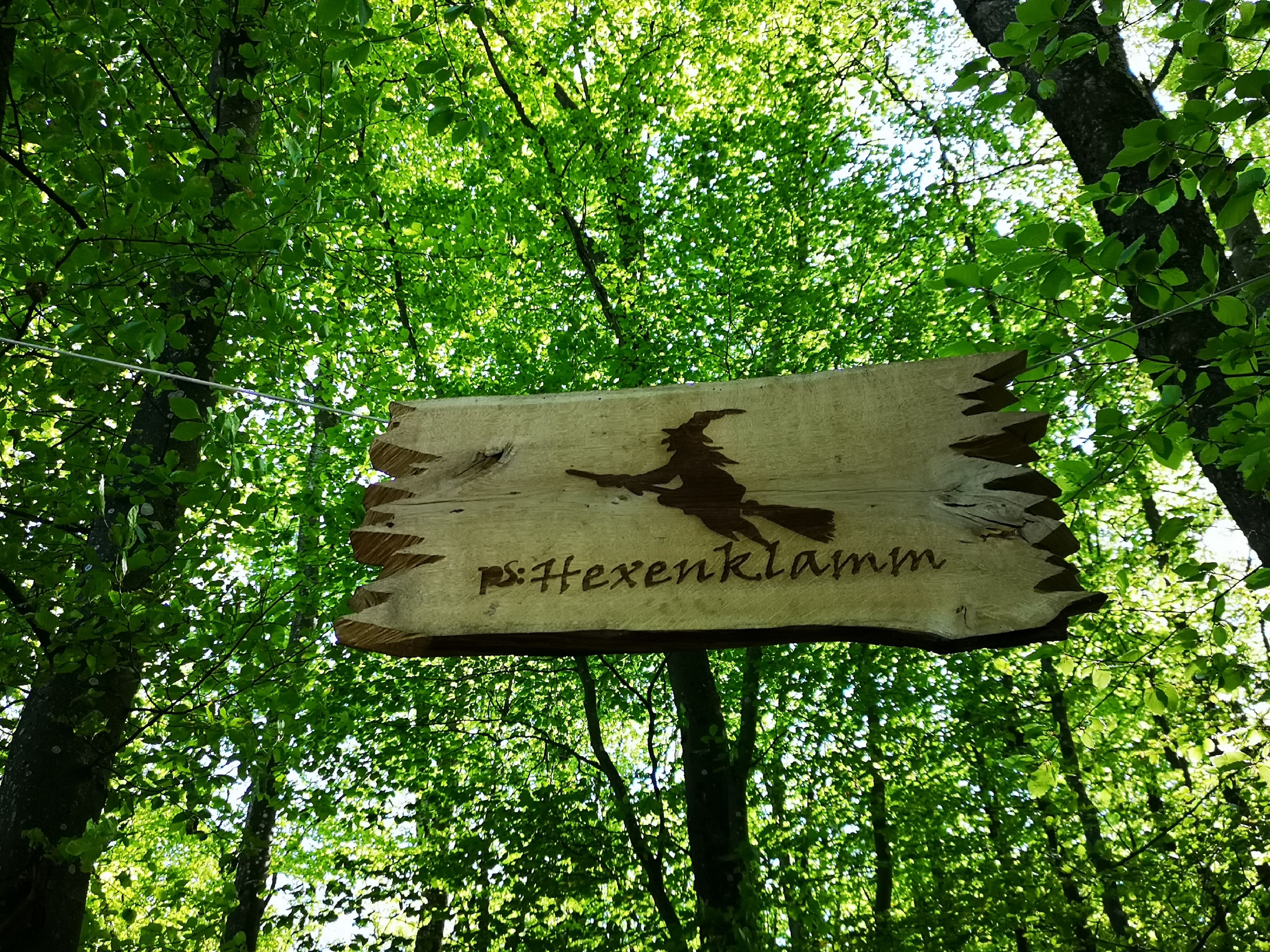 Hexenklamm - Schild mit Logo 