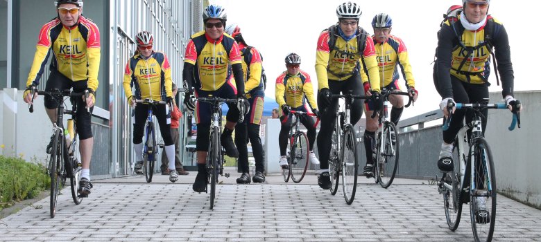 Gruppe von Rennradfahrern 