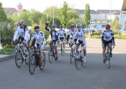 Gruppe von Rennradfahrern 