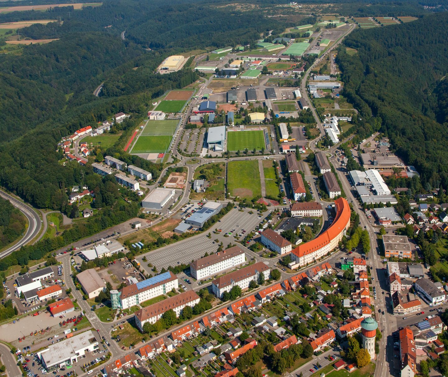 Gewerbegebiet Husterhöhe Blickrichtung Stadtauswärts Luftbild Gewerbegebiet Husterhöhe Blickrichtung Stadtauswärts