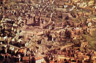 Zerstörung und Wiederaufbau