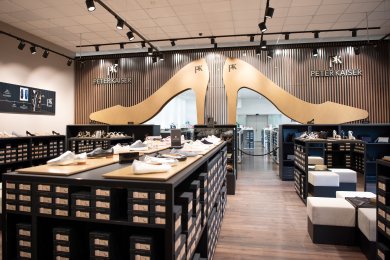 Peter Kaiser Outlet von innen 