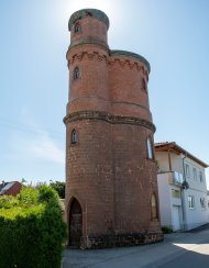 Wasserturm Winzeln bei blauem Himmel und Sonnenschein 