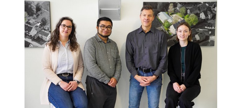 Bildungsbüro, Gruppenfoto